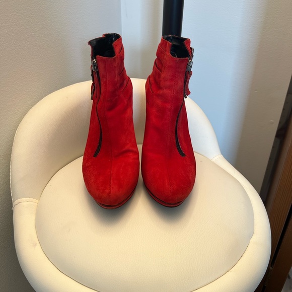 Devil Red high heel, booties - Picture 2 of 3
